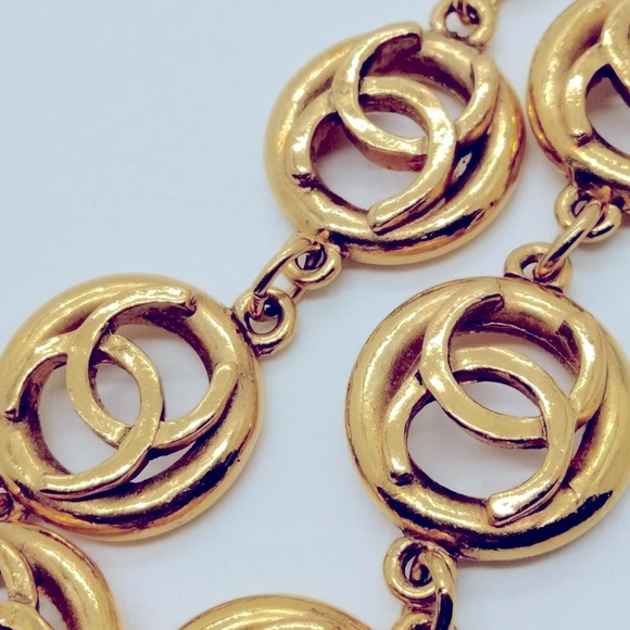 CHANEL  1982 Vintage Gold  plated Interlocking C Bracelet - Picture 3 of 8